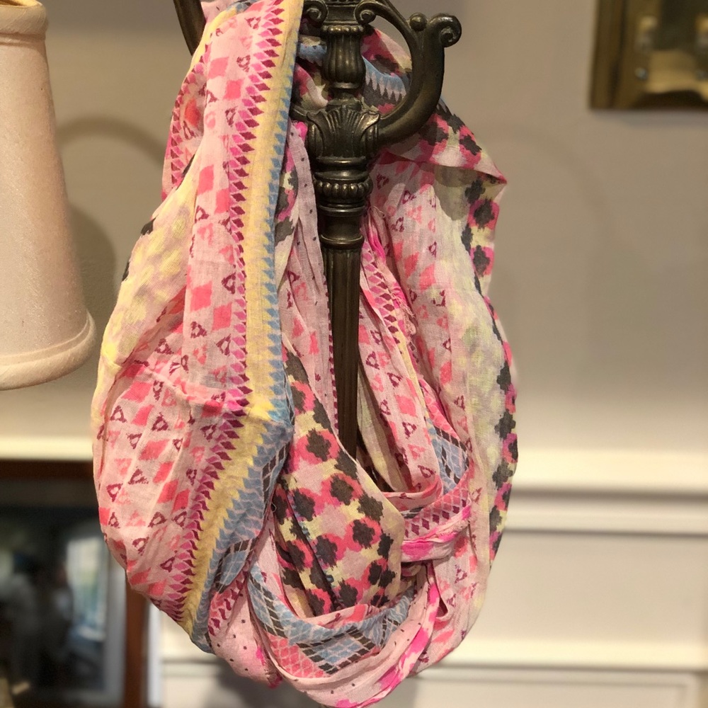 Infinity pink pattern scarf lightweight